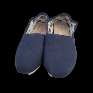 Toms Slip on Shoes Sz 7